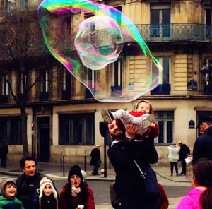 photo-enfant-bulle-paris